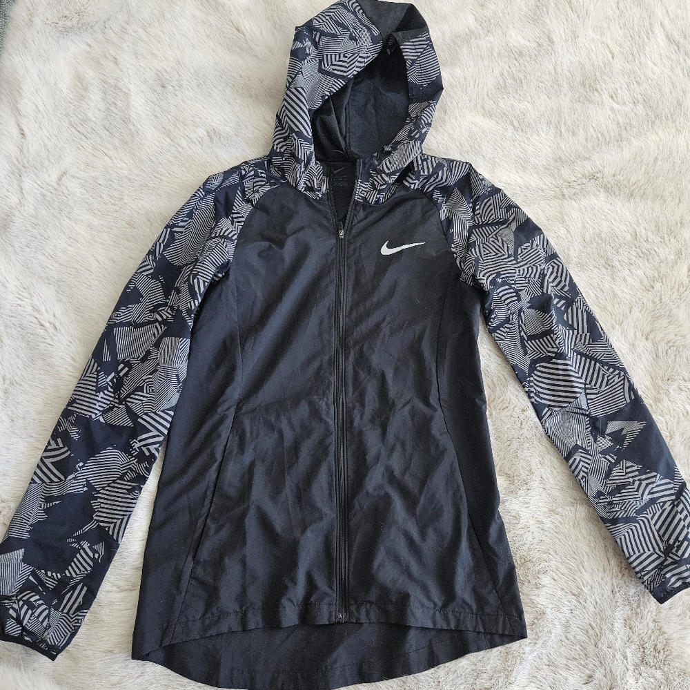 Nike Essential Flash Running Jacket XS